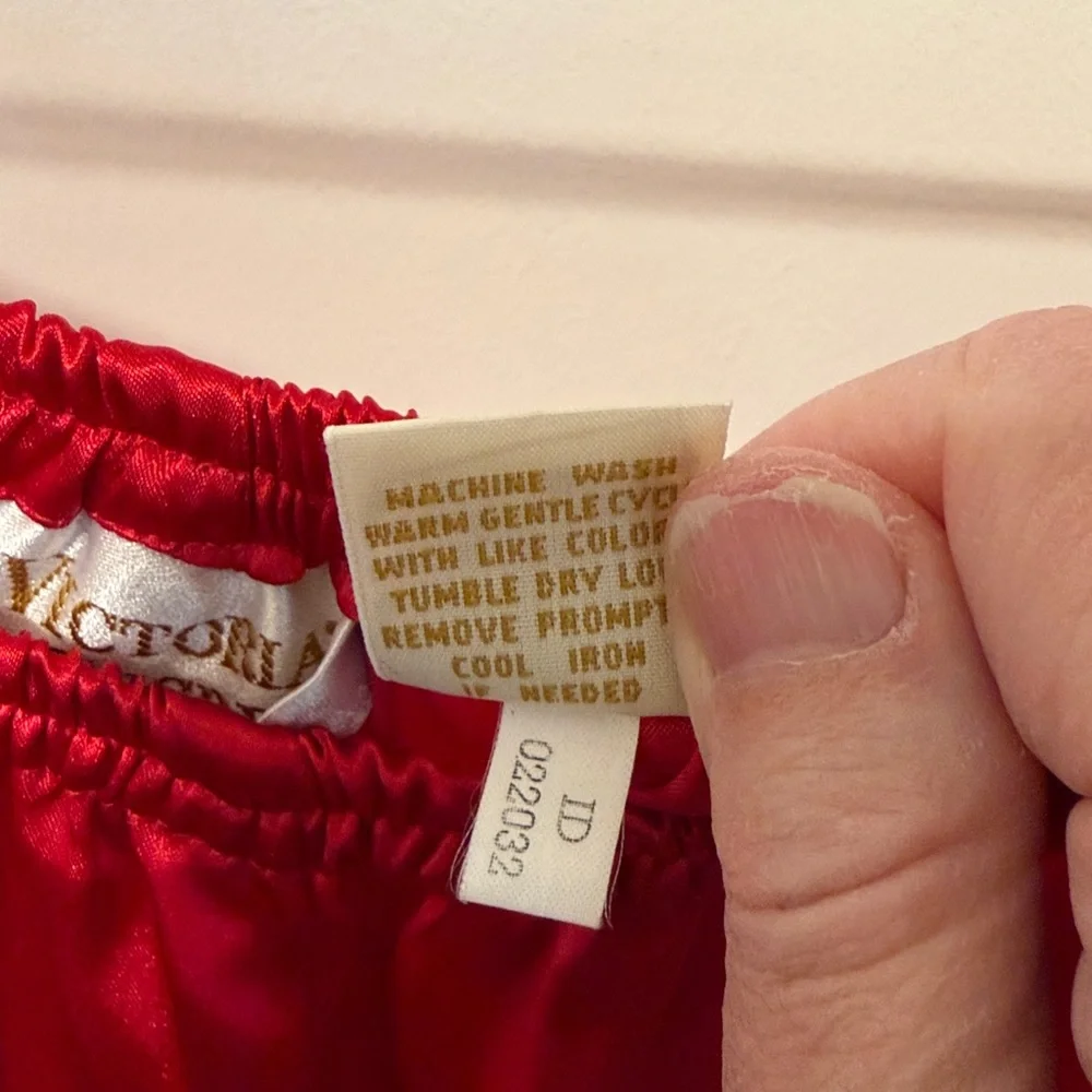 Vintage Victoria's Secret 90s Gold Label Red Satin Sleepwear Pajamas / Size L